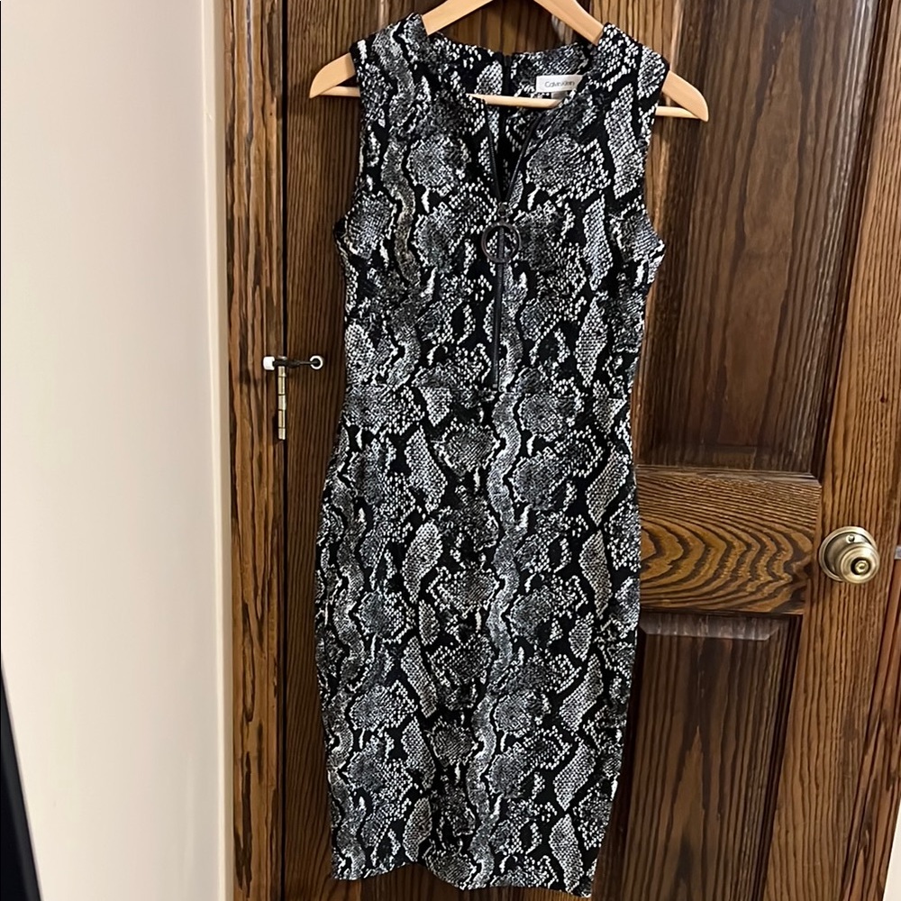 Elegant Black and White Snake Print Dress